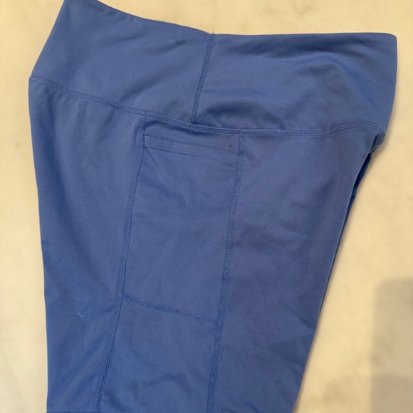 Danskin Yoga Shorts, Women’s size Large, good condition - Picture 3 of 5
